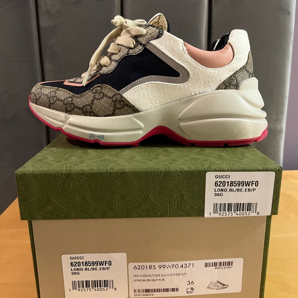 Gucci mens sneakers size 13 Excellent condition like new